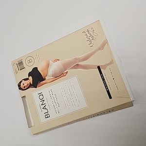 Blanqi Lowrise Pantyhose x Valerie's Sabina